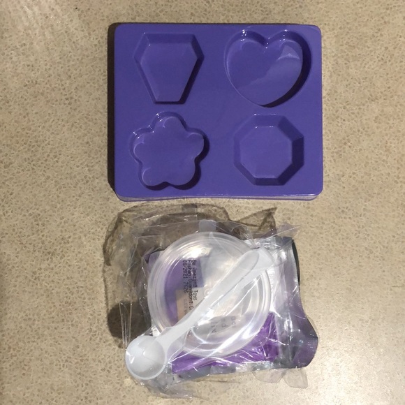 Creative Kids Bubble Soap Kit Vanilla and Lavender Soap Making Kit - Picture 2 of 4